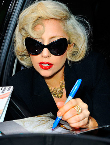 Эпатажный образ: Леди Гага