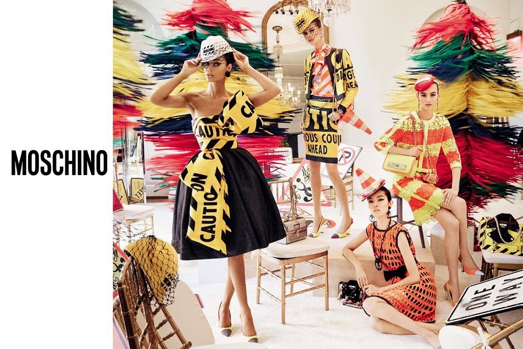 На автомойке Moschino