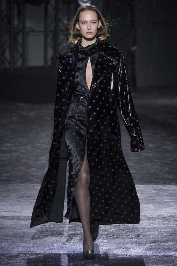Nina Ricci FALL 2016 Paris Fashion Week